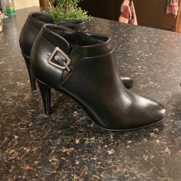 Womens Black Bootie Size 7.5… 3inch heel - Picture 1 of 4